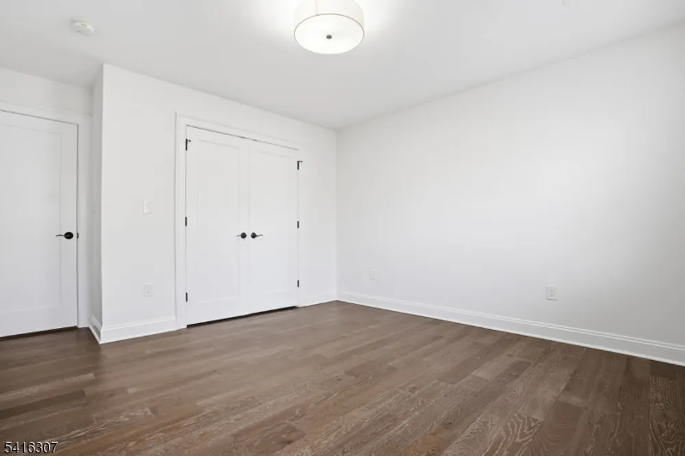 44 Manor Rd, Livingston, NJ 07039