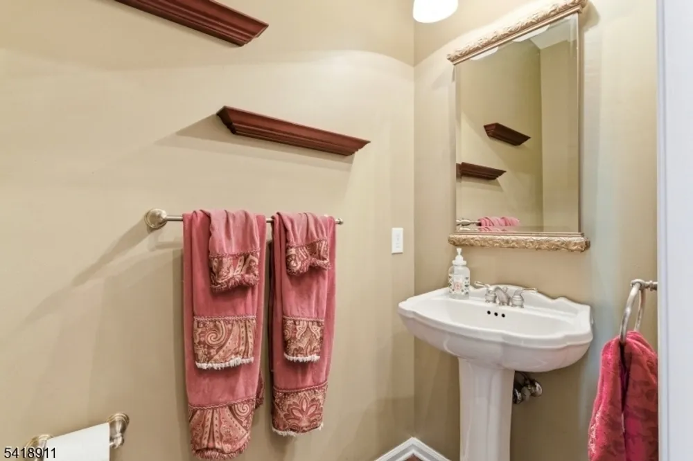416 Daniel Dr, Greenwich, NJ 08886