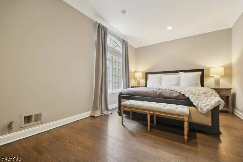 50 Sequoia Dr, Watchung, NJ 07069