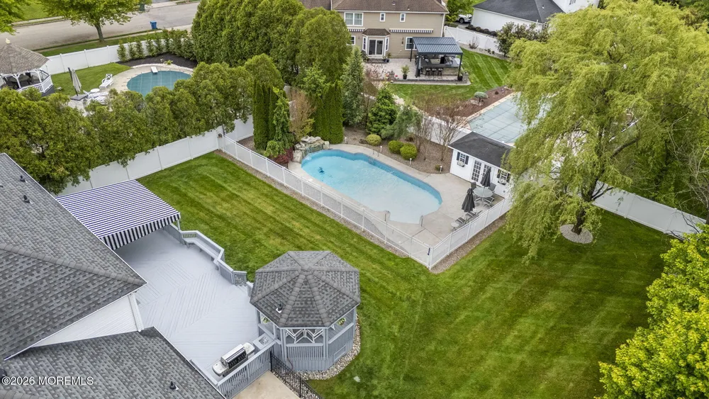 5 Emmons Ct, Marlboro, NJ 07746