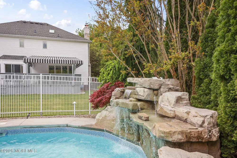 5 Emmons Ct, Marlboro, NJ 07746