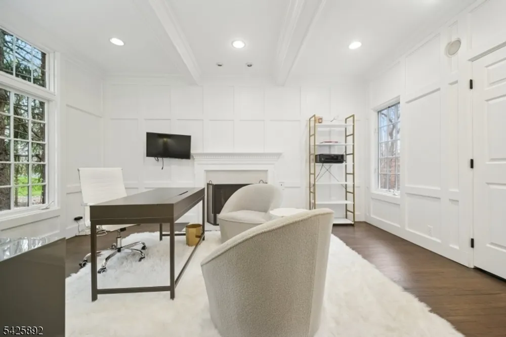 50 Sequoia Dr, Watchung, NJ 07069