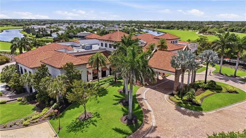 9457 Rialto Dr, Naples, FL 34113