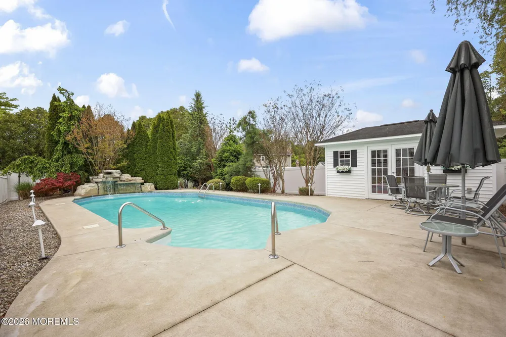 5 Emmons Ct, Marlboro, NJ 07746