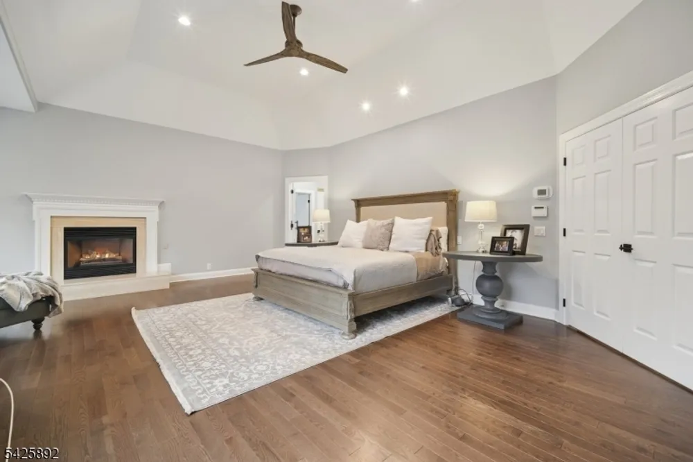 50 Sequoia Dr, Watchung, NJ 07069