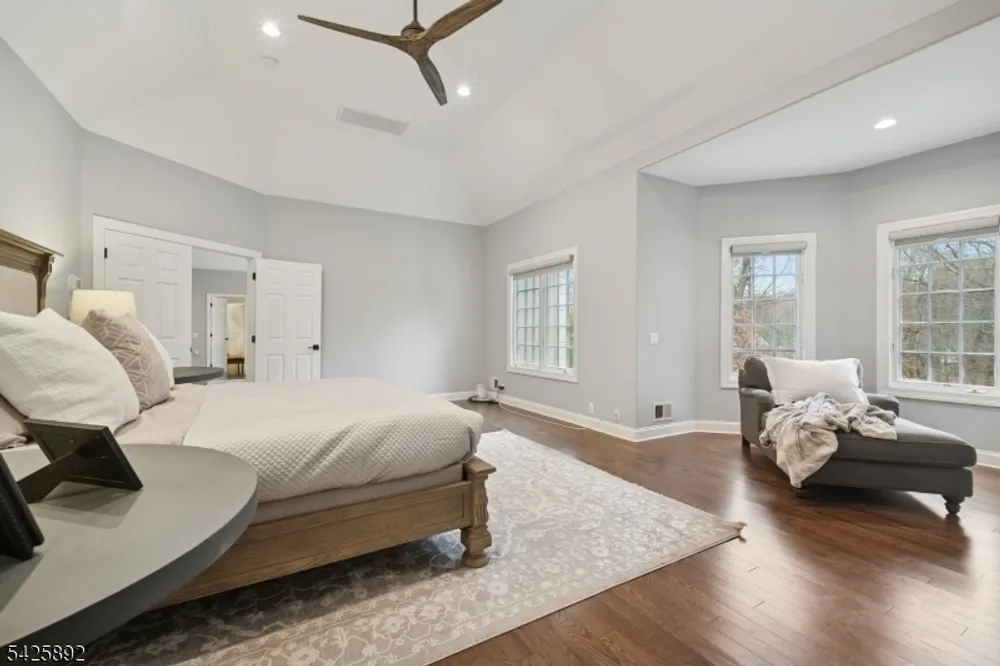50 Sequoia Dr, Watchung, NJ 07069