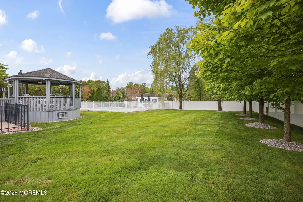 5 Emmons Ct, Marlboro, NJ 07746