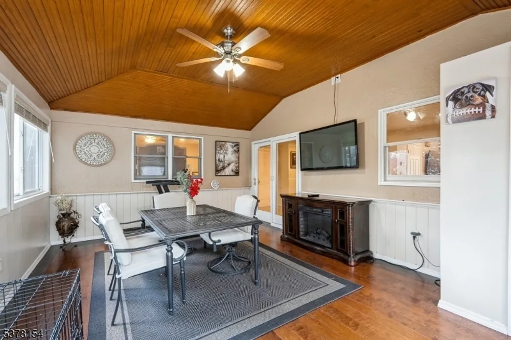 298 Nedellec Dr, Saddle Brook, NJ 07663