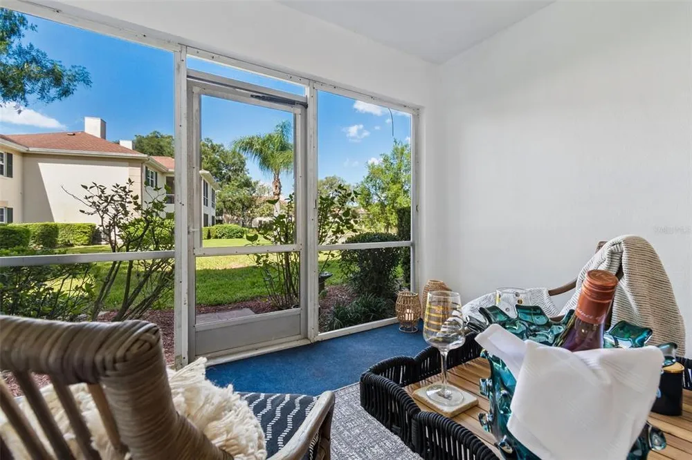 10340 Carrollwood Ln, Tampa, FL 33618