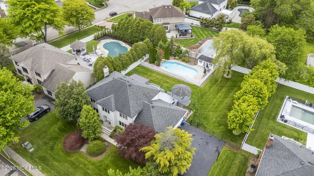 5 Emmons Ct, Marlboro, NJ 07746