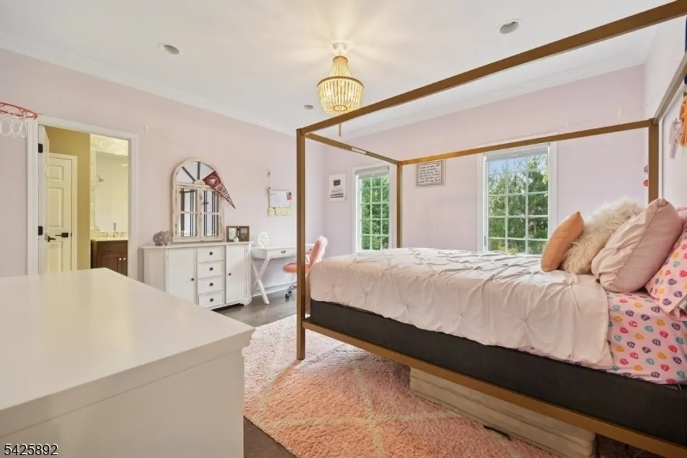 50 Sequoia Dr, Watchung, NJ 07069