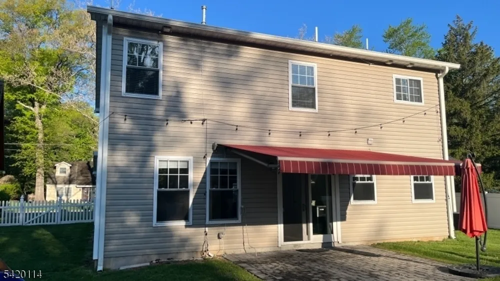 44 Manor Rd, Livingston, NJ 07039