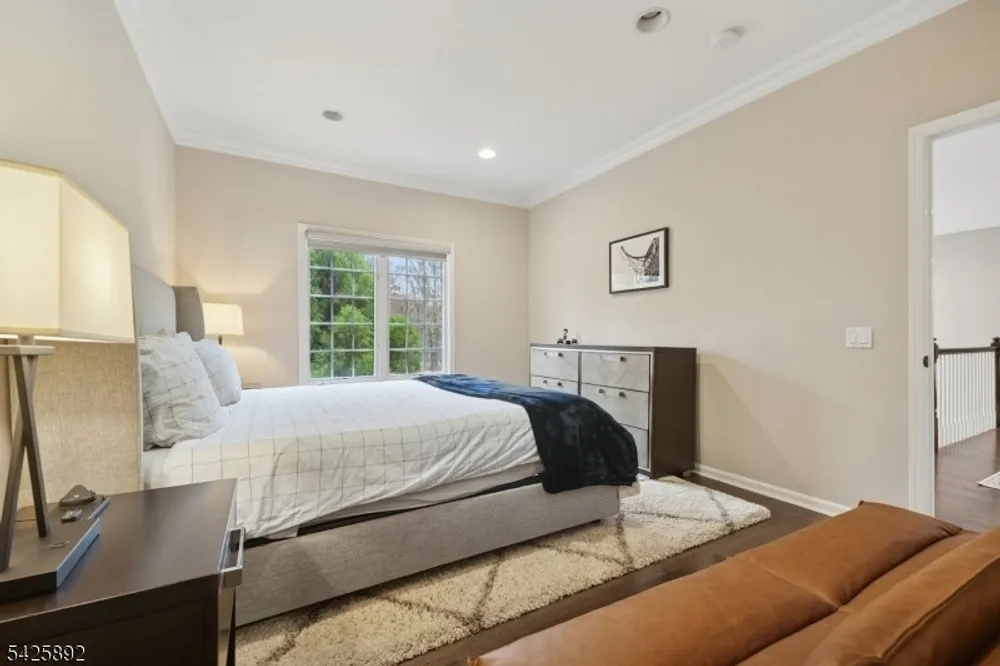 50 Sequoia Dr, Watchung, NJ 07069