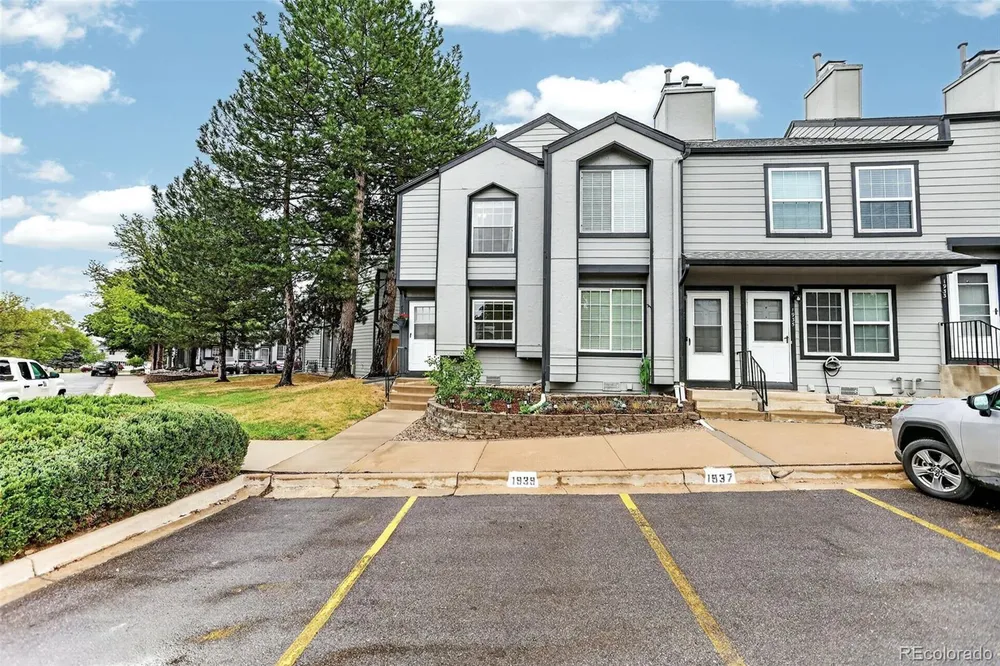 1939 Newland Ct, Lakewood, CO 80214