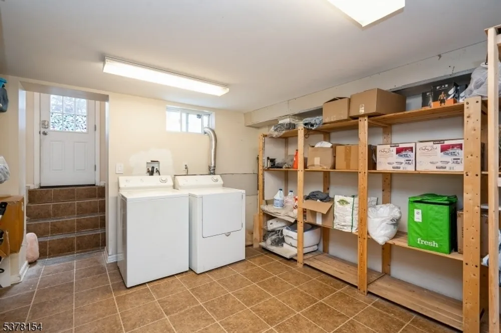 298 Nedellec Dr, Saddle Brook, NJ 07663