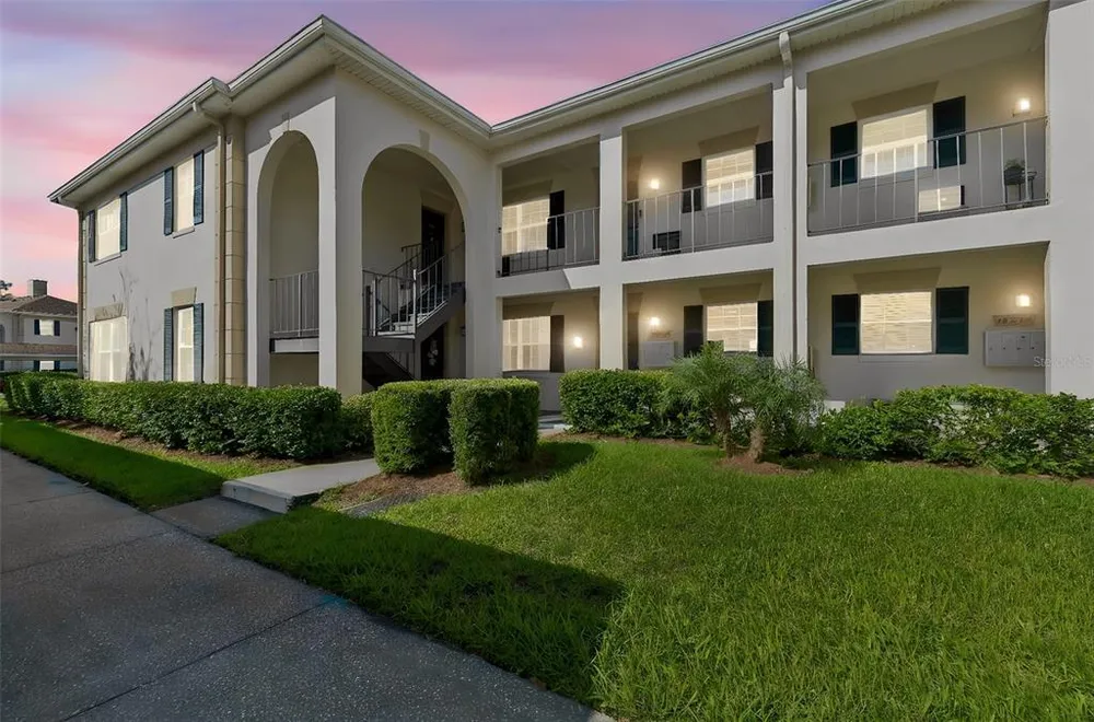 10340 Carrollwood Ln, Tampa, FL 33618