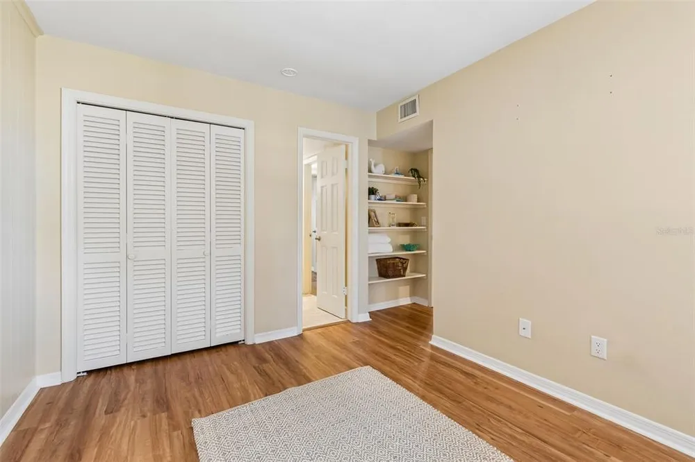 10340 Carrollwood Ln, Tampa, FL 33618