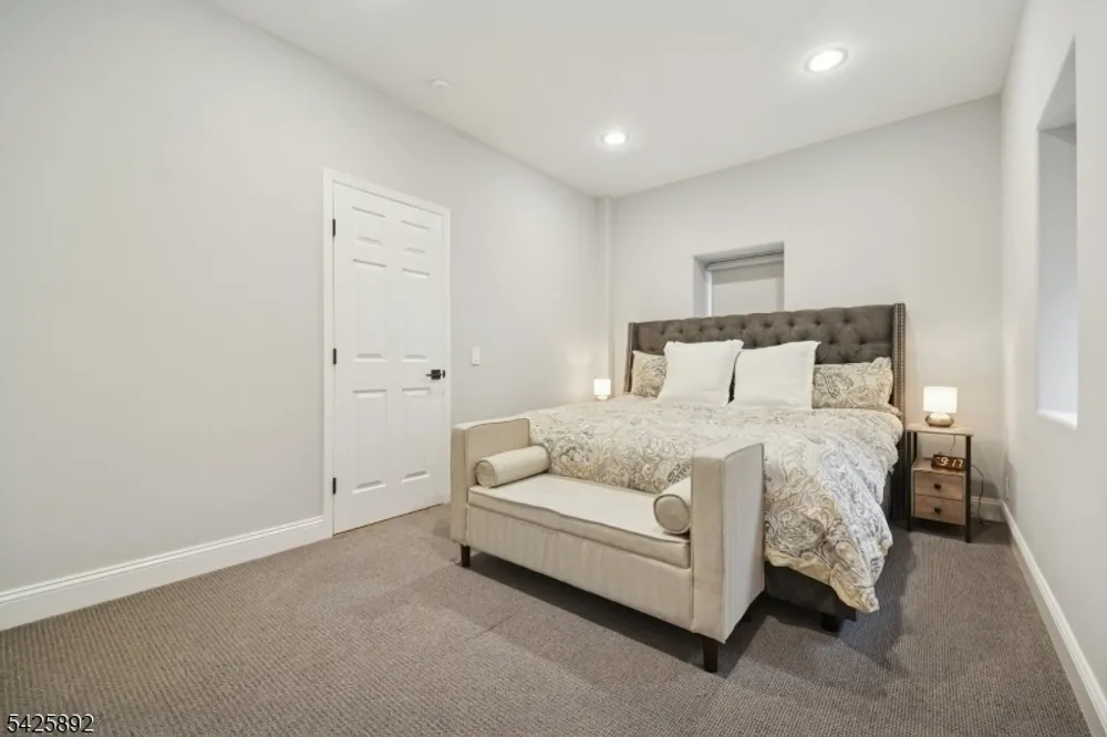 50 Sequoia Dr, Watchung, NJ 07069