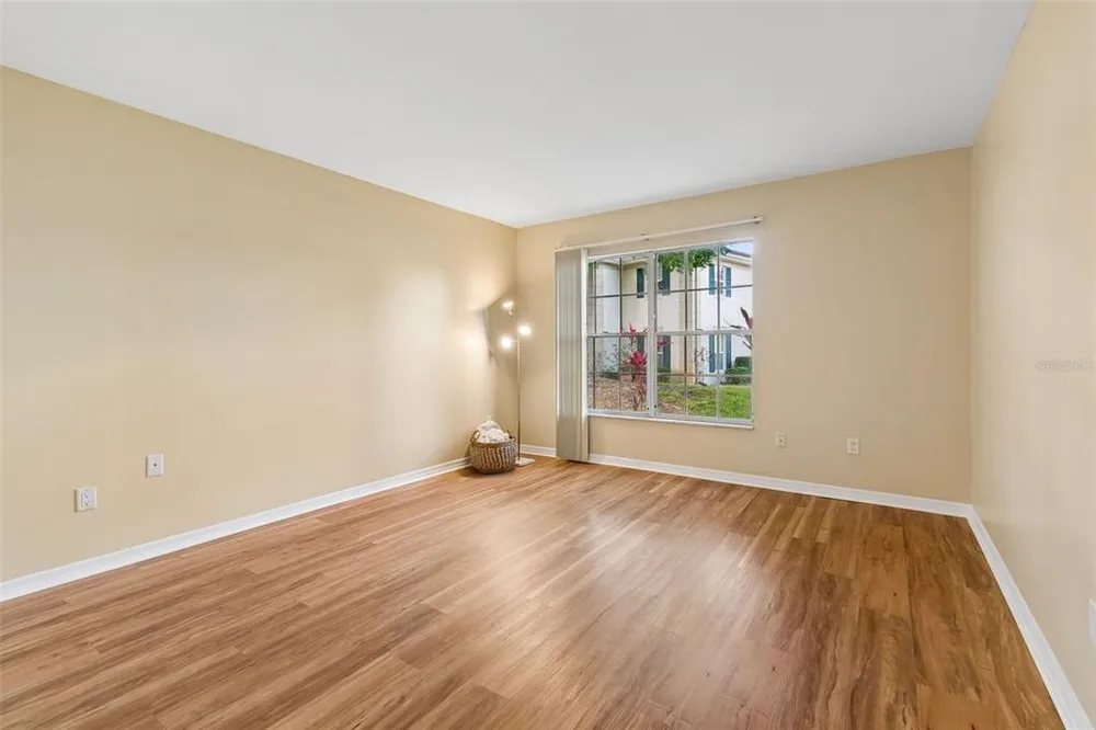 10340 Carrollwood Ln, Tampa, FL 33618