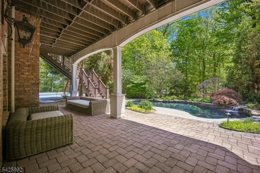 50 Sequoia Dr, Watchung, NJ 07069
