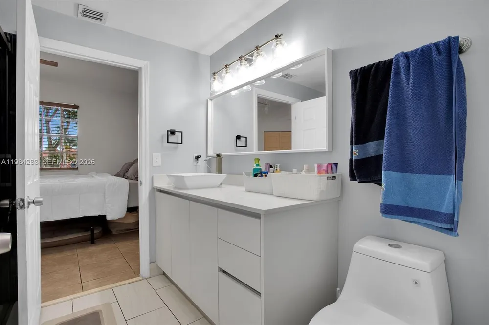 850 Sorrento Dr, Weston, FL 33326