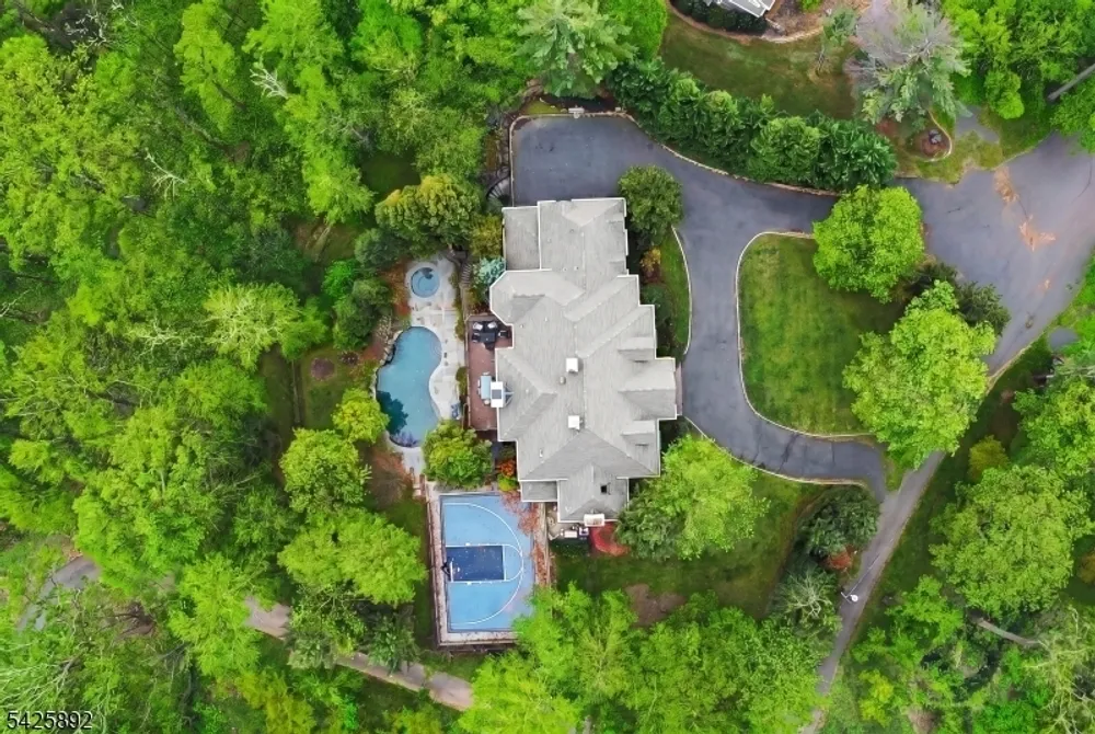 50 Sequoia Dr, Watchung, NJ 07069