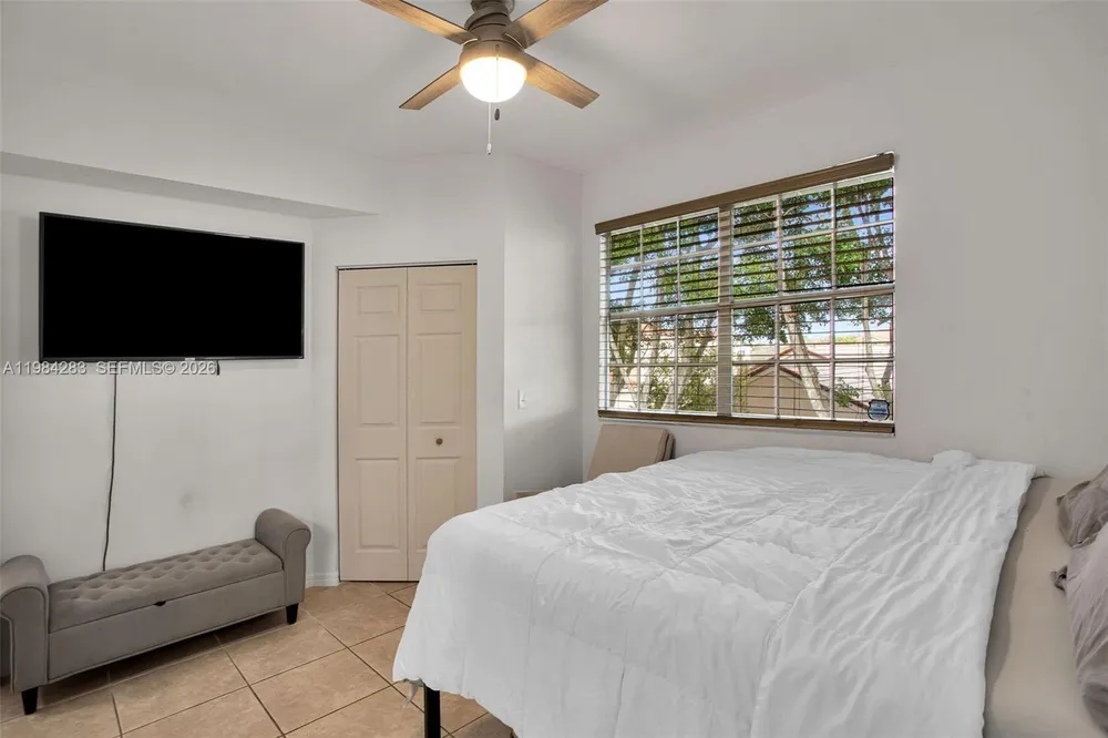 850 Sorrento Dr, Weston, FL 33326