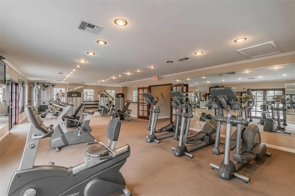 10340 Carrollwood Ln, Tampa, FL 33618