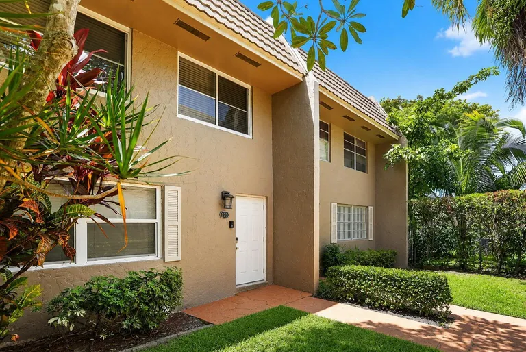 9050 NW 28th St, Coral Springs, FL 33065