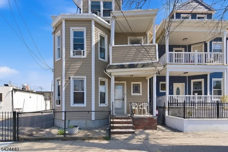 459 E 18th St, Paterson, NJ 07514