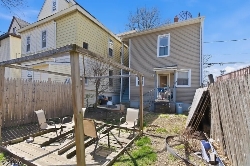 459 E 18th St, Paterson, NJ 07514