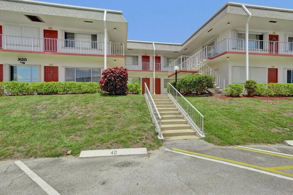 3120 Cynthia Ln, Lake Worth Beach, FL 33461