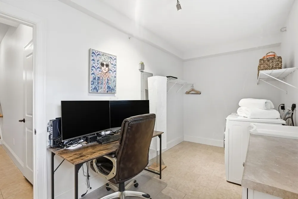 9 Park St, Boston, MA 02122