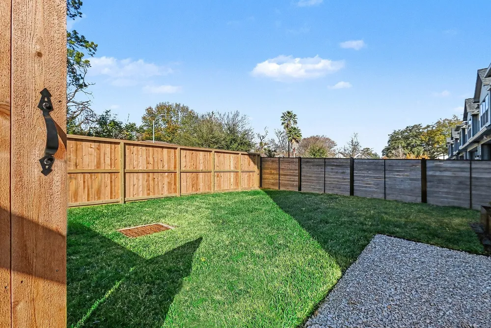1214 Wycliffe Dr, Houston, TX 77043
