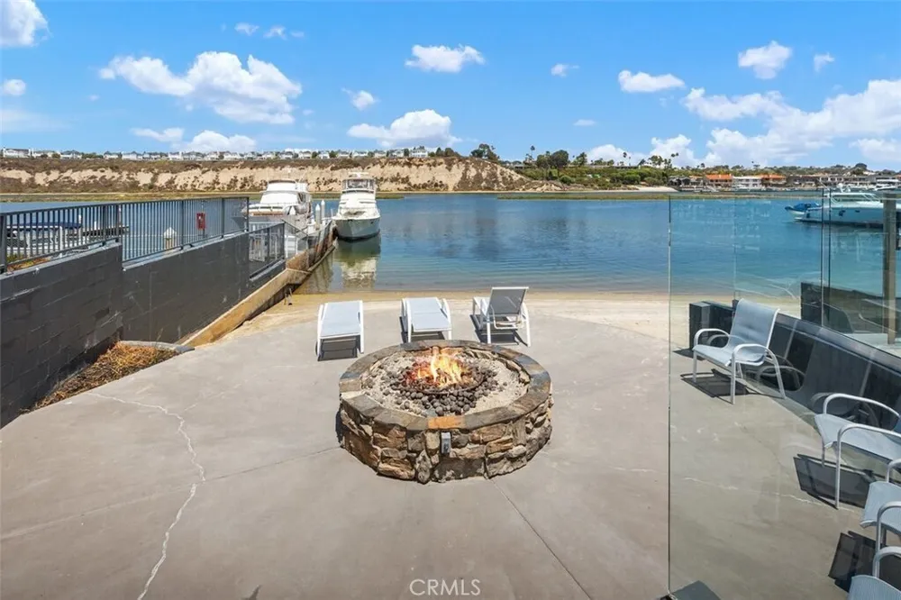 264 Mayflower Dr, Newport Beach, CA 92660