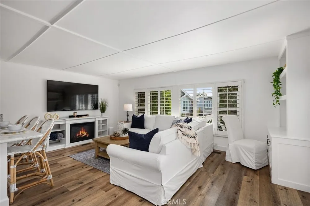 264 Mayflower Dr, Newport Beach, CA 92660