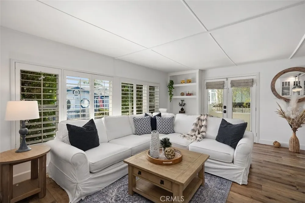 264 Mayflower Dr, Newport Beach, CA 92660