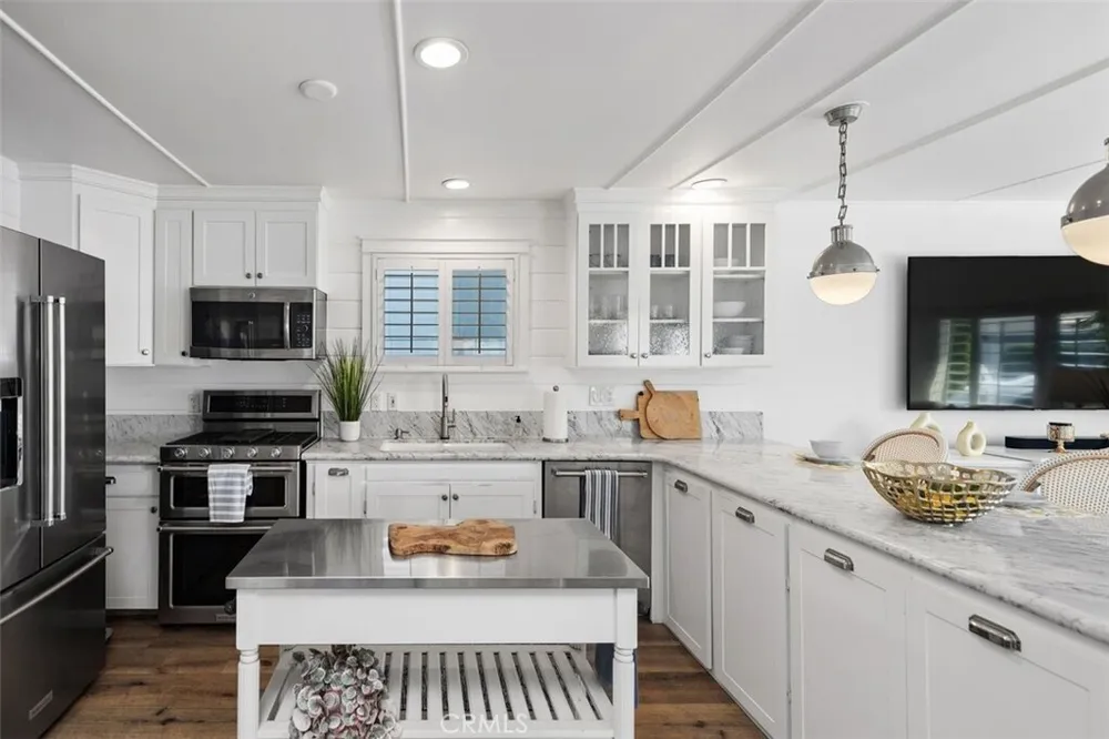 264 Mayflower Dr, Newport Beach, CA 92660
