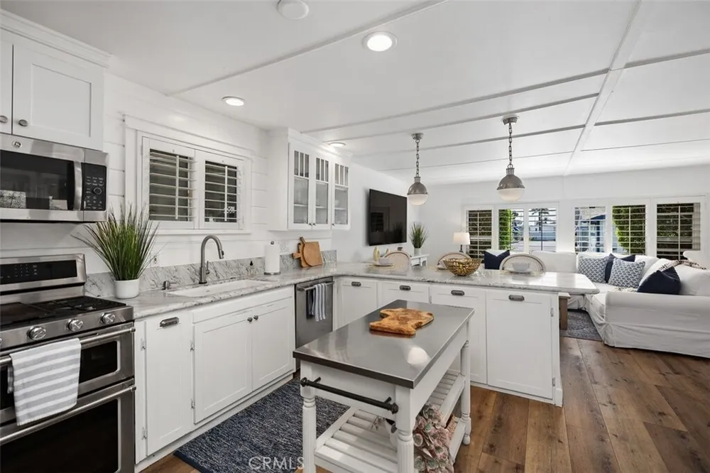 264 Mayflower Dr, Newport Beach, CA 92660