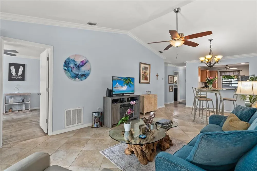 2723 60th Avenue Dr W, Bradenton, FL 34207