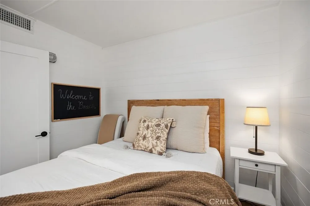 264 Mayflower Dr, Newport Beach, CA 92660