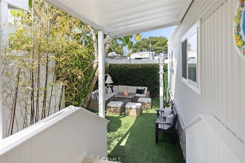 264 Mayflower Dr, Newport Beach, CA 92660