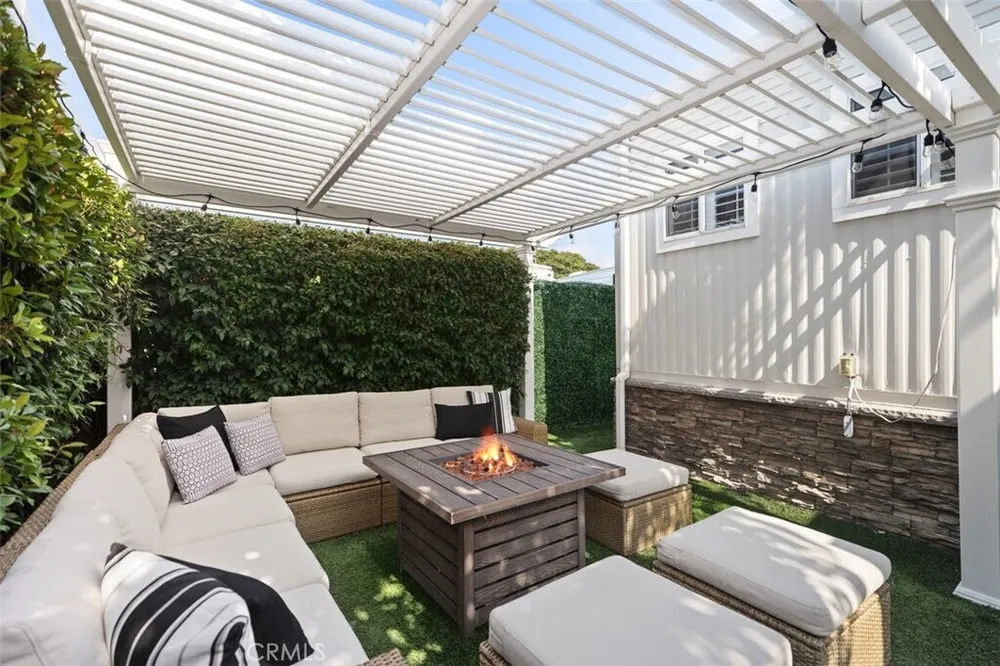 264 Mayflower Dr, Newport Beach, CA 92660