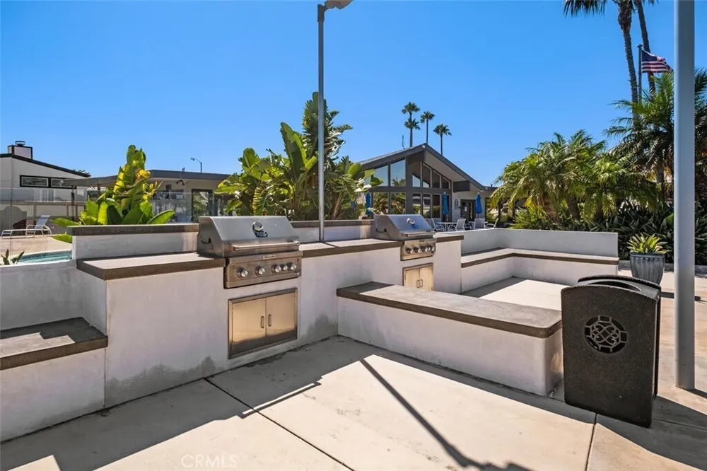 264 Mayflower Dr, Newport Beach, CA 92660