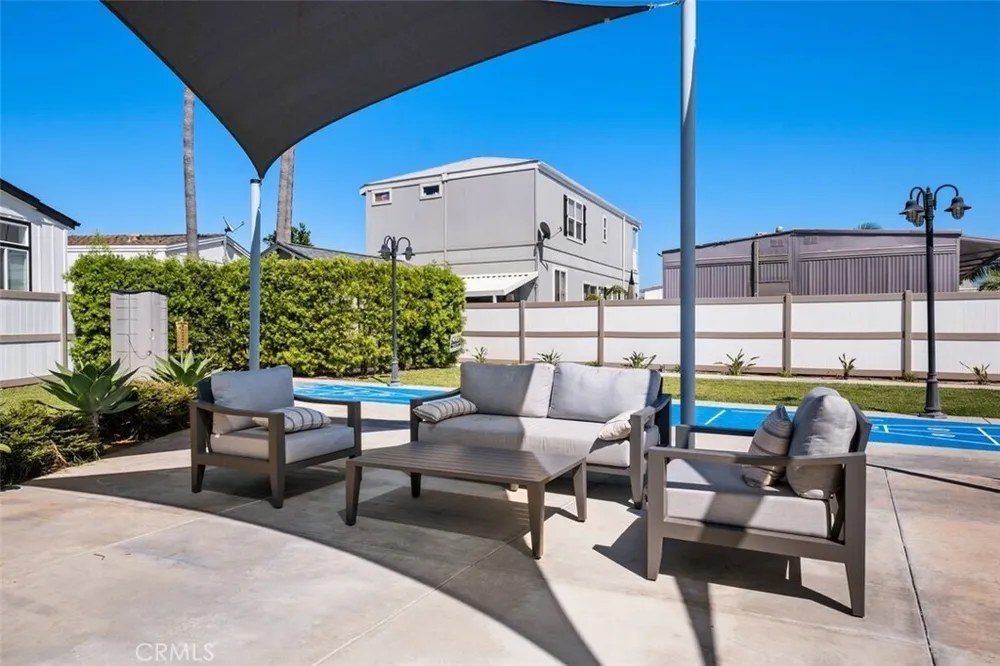 264 Mayflower Dr, Newport Beach, CA 92660