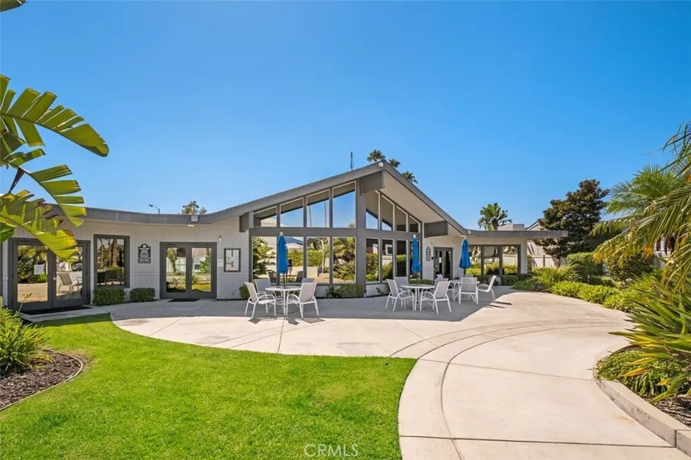 264 Mayflower Dr, Newport Beach, CA 92660