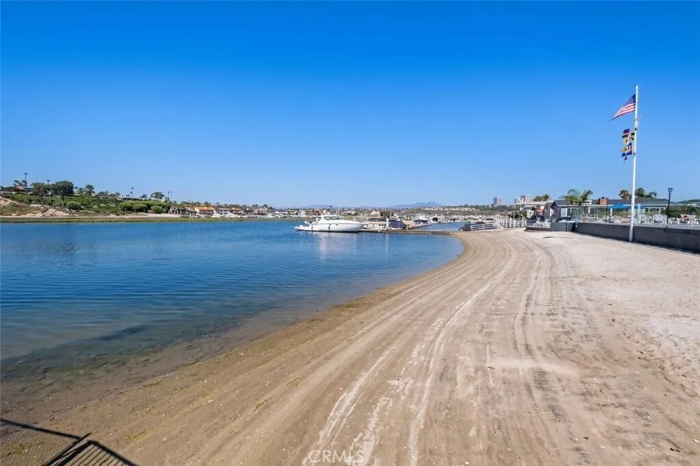 264 Mayflower Dr, Newport Beach, CA 92660