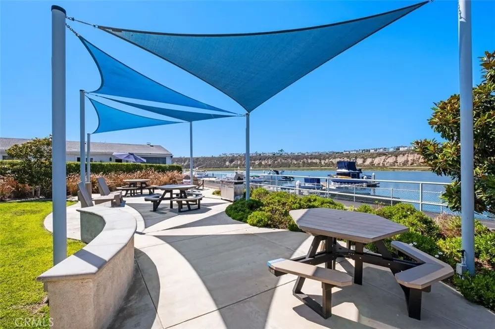 264 Mayflower Dr, Newport Beach, CA 92660