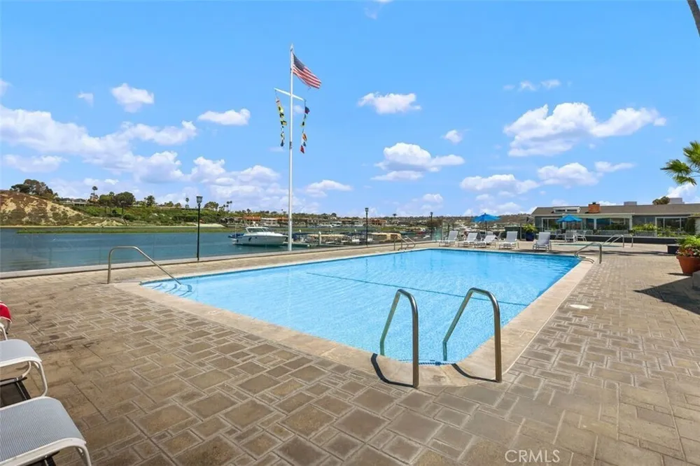 264 Mayflower Dr, Newport Beach, CA 92660