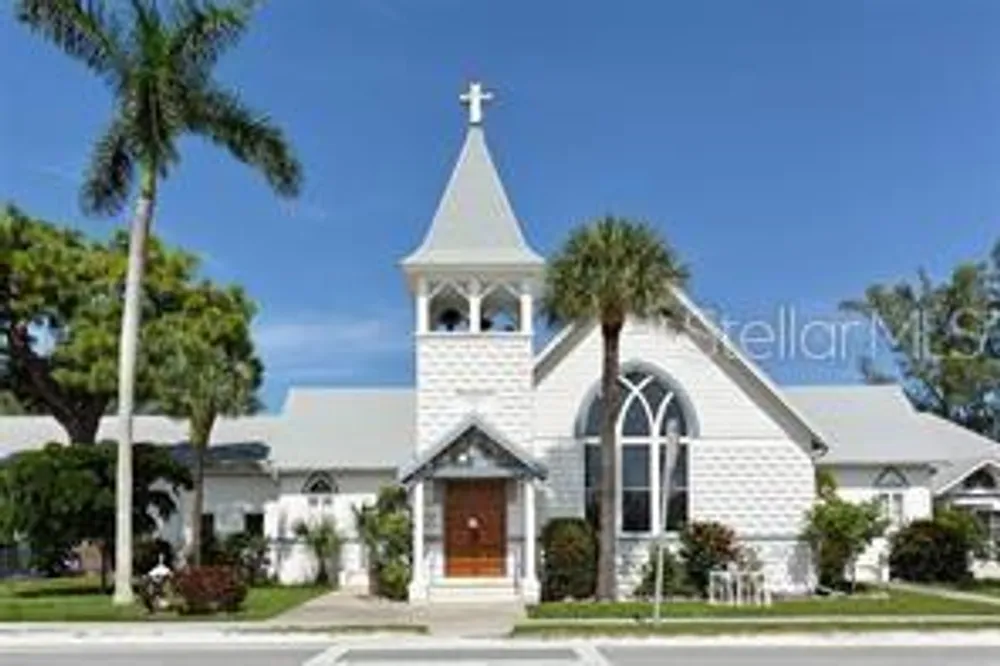 2723 60th Avenue Dr W, Bradenton, FL 34207